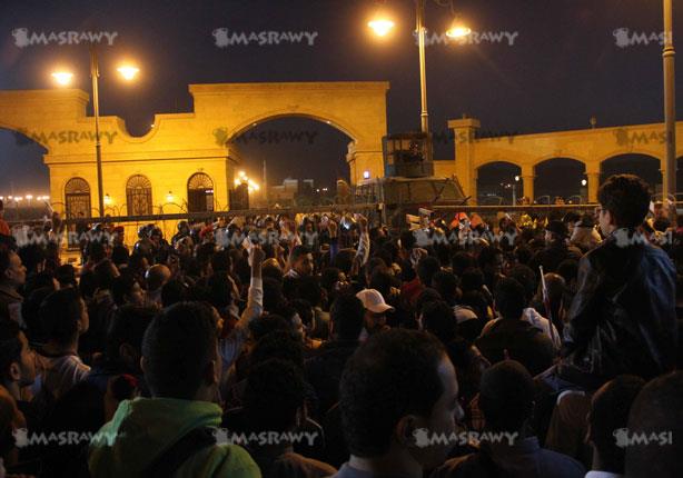 احتراق سيارة شرطة أمام استاد الدفاع الجوي                                                                                                                                                               