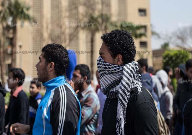 طلاب جامعة القاهرة يتظاهرون ضد مقتل طالبة الألمانية                                                                                                                                                     