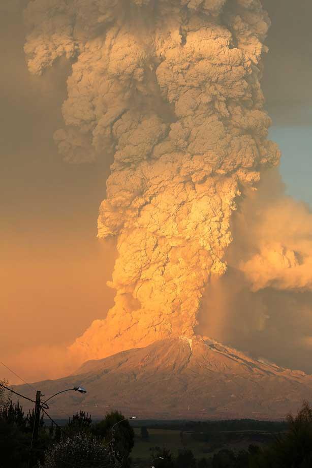 ثوران بركان كالبيوكو بتشيلي بعد خمود أكثر من أربعين عاما (1)                                                                                                                                            