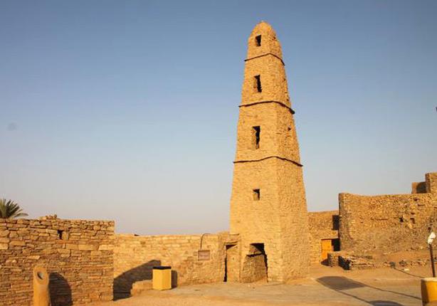 مسجد عمر بن الخطاب في الجوف                                                                                                                                                                             