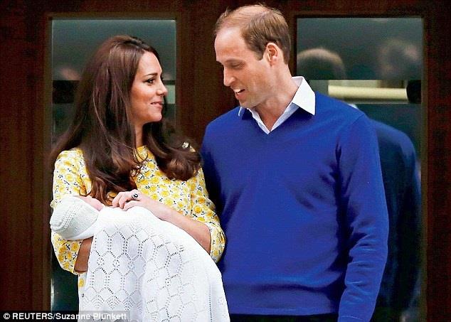 2848382100000578-3066718-New_arrival_The_Duke_and_Duchess_of_Cambridge_revealed_their_new-a-13_1430699941770