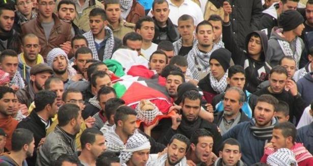 الرئاسة الفلسطينية تندد بهجوم للشرطة الإٍسرائيلية على مشيعي شهيد فلسطيني الرئاسة الفلسطينية تندد بهجوم للشرطة الإٍسرائيلية على مشيعي شهيد فلسطيني