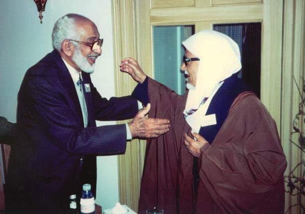 الشيخ حمد الجاسر مع الشيخ محمود-شاكر                                                                                                                                                                    
