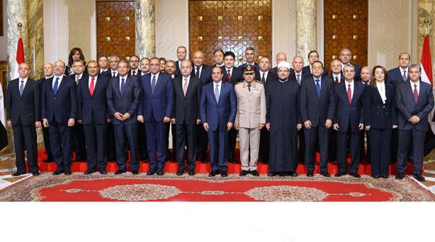 الرئيس السيسي يجتمع بوزراء الحكومة الجديدة                                                                                                                                                              