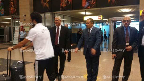 وصول بعثة المنتخب الوطني لمطار القاهرة (1)                                                                                                                                                              