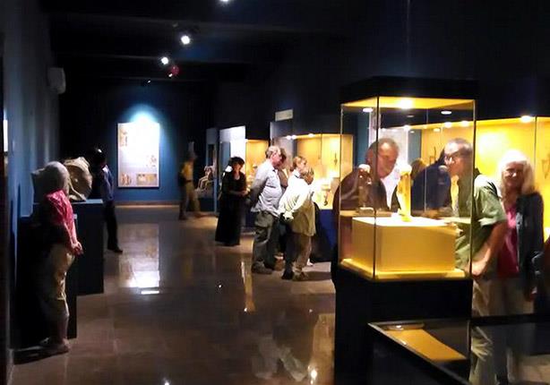 متحف ملوي يستقبل فوج سياحي                                                                                                                                                                              