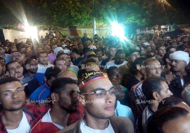   بالصور..الآلاف يشاركون "أمير المدحين" في أحياء الليلة الختامية لمولد الدسوقي                                                                                                                          