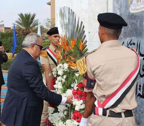 محافظ الشرقية يضع إكليلاً من الزهور علي النصب التذكاري للجندي المجهول                                                                                                                                   