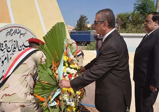 محافظ كفر الشيخ يضع إكليل الزهور على قبر الجندي المجهول (1)                                                                                                                                             