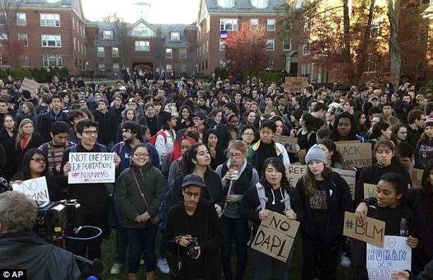 احتجاجات في جامعات أمريكية (1)                                                                                                                                                                          