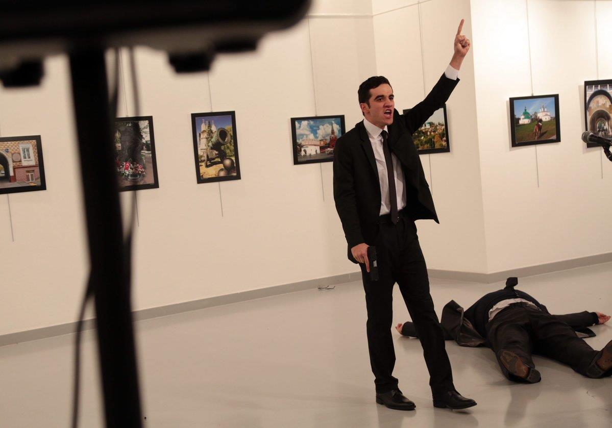 صور منفذ الهجوم على السفير الروسي في تركيا (2)                                                                                                                                                          