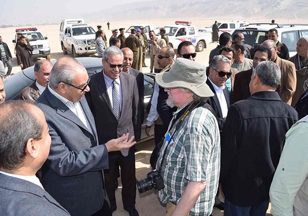 وزير الآثار يتابع إزالة التعديات بدير البرشا                                                                                                                                                            