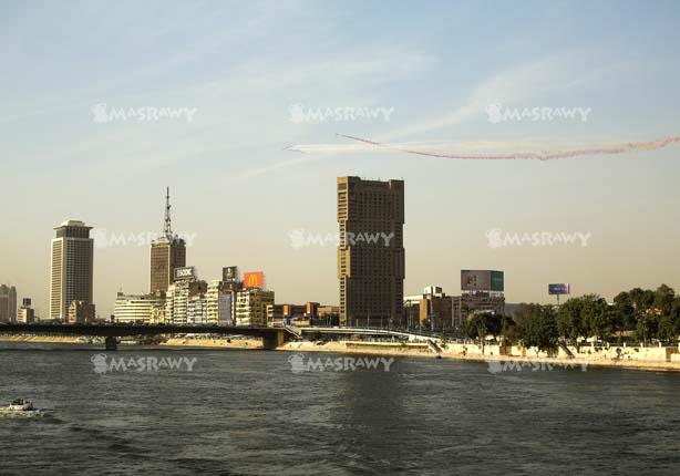 سرب من الطائرات يحتفل بتحرير سيناء (1)                                                                                                                                                                  
