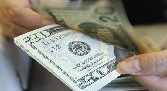 لماذا قفز سعر الدولار إلى 16 جنيهًا بالبنوك بعد ساعات من التعويم؟ لماذا قفز سعر الدولار إلى 16 جنيهًا بالبنوك بعد ساعات من التعويم؟