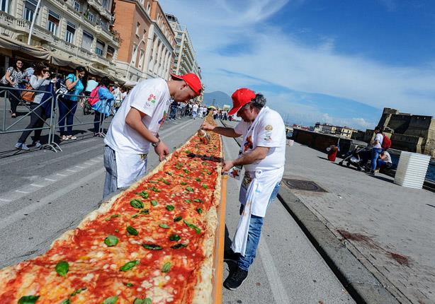أطول بيتزا في العالم                                                                                                                                                                                    