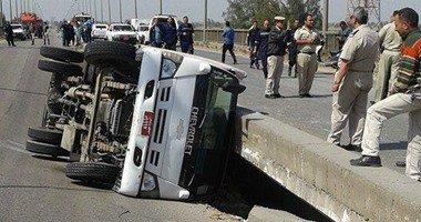 4 جثامين و11 مصابا بموقع حادث "صحراوي السويس" 4 جثامين و11 مصابا بموقع حادث "صحراوي السويس"