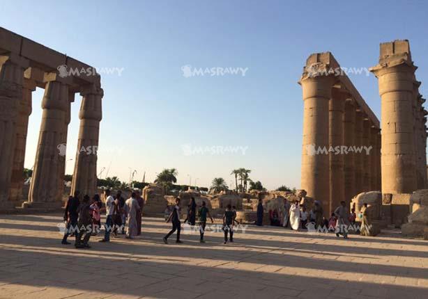 أهالي الأقصر يحتفلون بالعيد في المعابد الأثرية (1)                                                                                                                                                      
