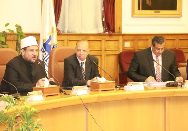  اجتماع محافظ القاهرة مع مختار جمعة                                                                                                                                                                     