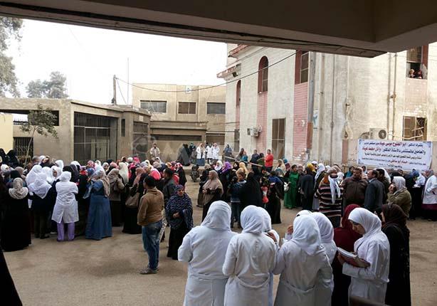 اضراب ممرضات مستشفى بلبيس (1)                                                                                                                                                                           