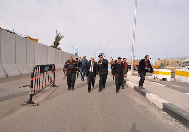 محافظ بورسعيد يتفقد قوات تأمين الكوبري العائم  (9)                                                                                                                                                      