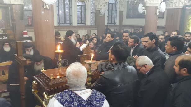 أحزان ودموع في قداس صلاة الجنازة على قتيل الإسكندرية (1)                                                                                                                                                