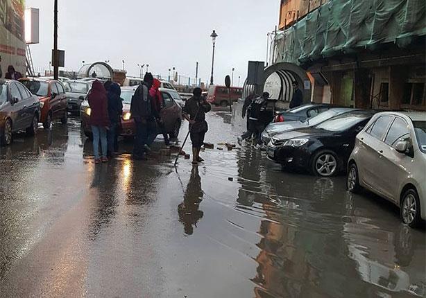 الأمطار تغرق شوارع الإسكندرية                                                                                                                                                                           
