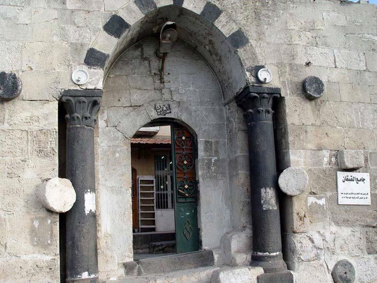 قدم شاهد على تاريخ حلب.. جامع القيقان.. به أثار لمعبد قديم (1)                                                                                                                                          