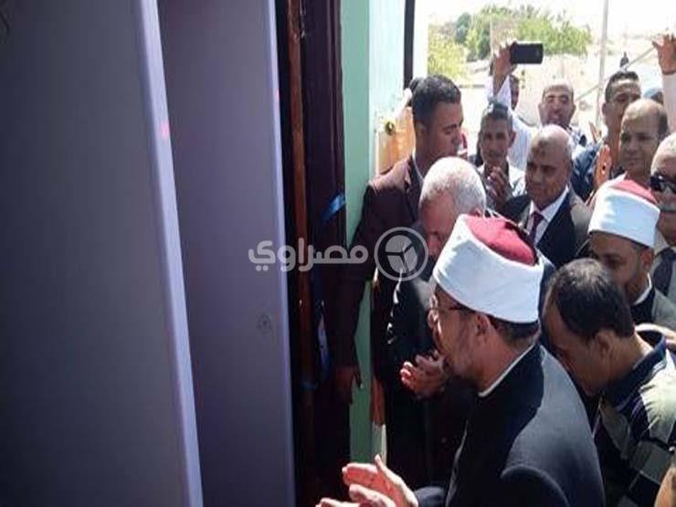وزير الأوقاف يفتتح مسجدًا بالوادي الجديد (1)                                                                                                                                                            