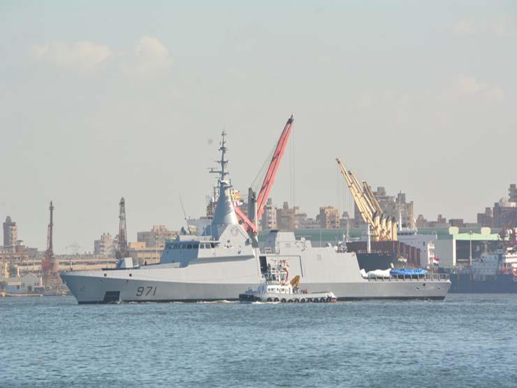 وصول الفرقاطة الفاتح والغواصة 42 إلى قاعدة الإسكندرية البحرية (1)                                                                                                                                       