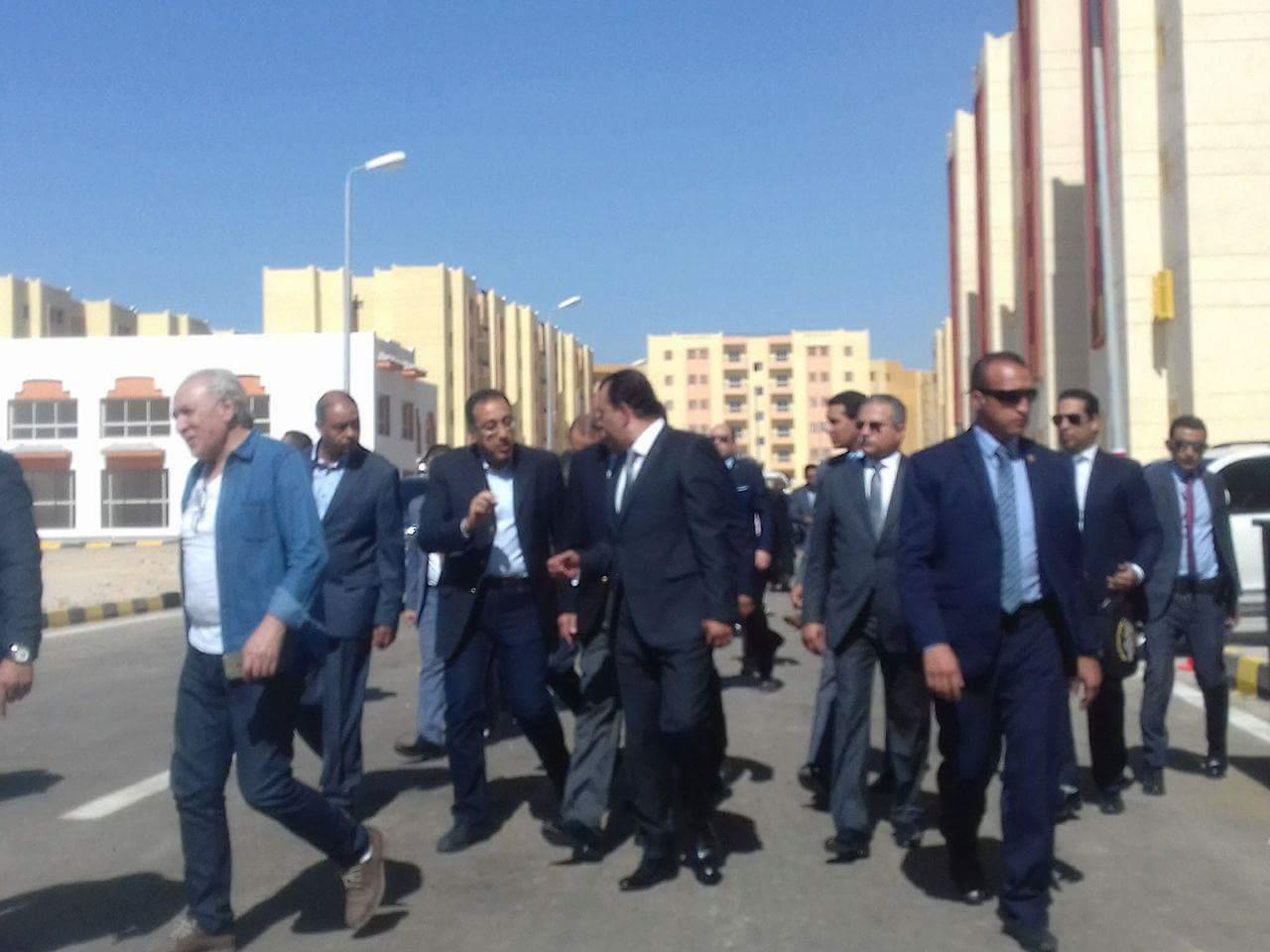 رئيس الوزراء يتفقد مشروع الإسكان بمدينة طيبة                                                                                                                                                            