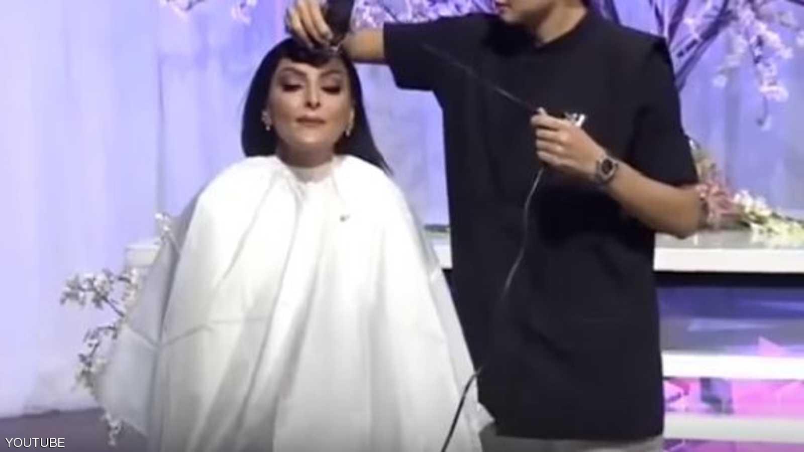 مذيعة سعودية تحلق شعرها على الهواء                                                                                                                                                                      