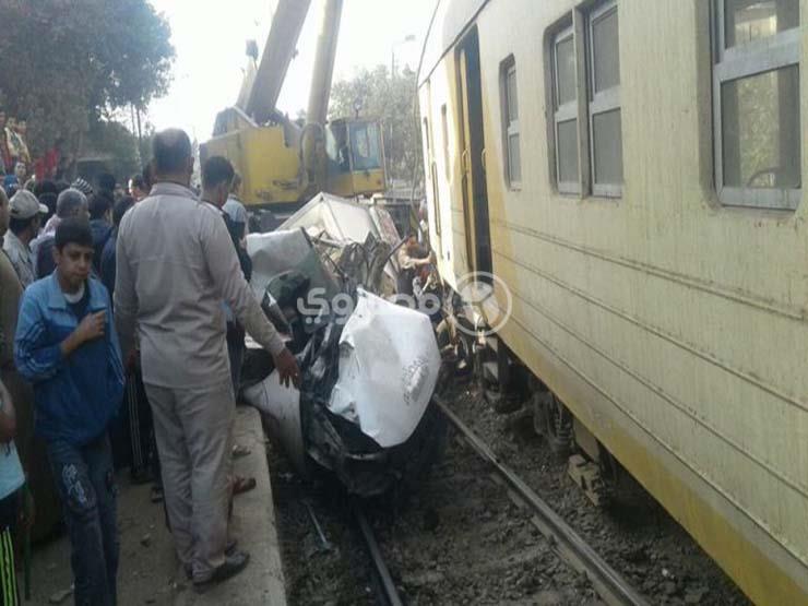  رفع اثار حادث إصطدام قطار بسياره وهروب عامل المزلقان (1)                                                                                                                                               
