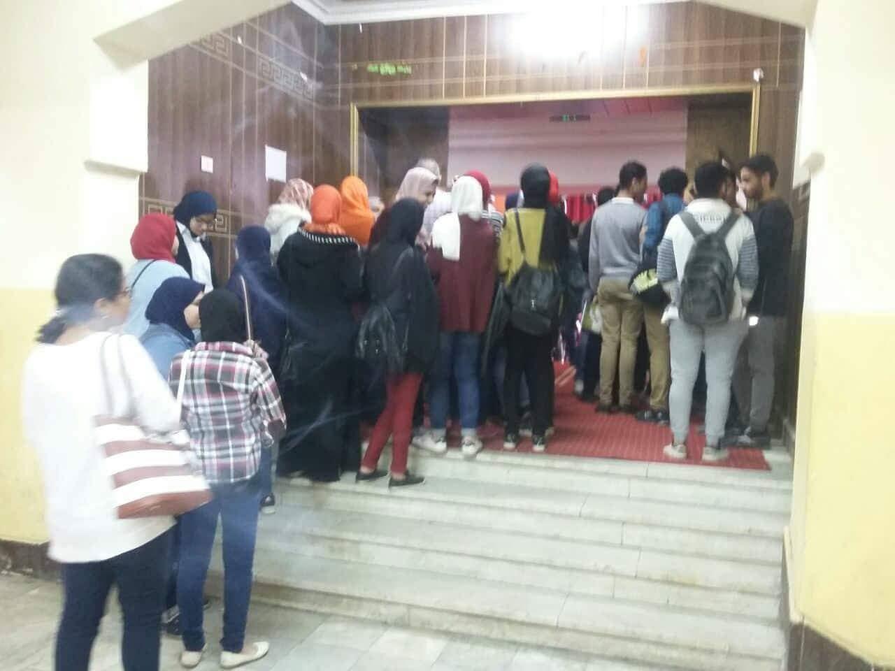 إقبال كثيف للطلاب على القوافل التعليمية المجانية في بورسعيد (1)                                                                                                                                         