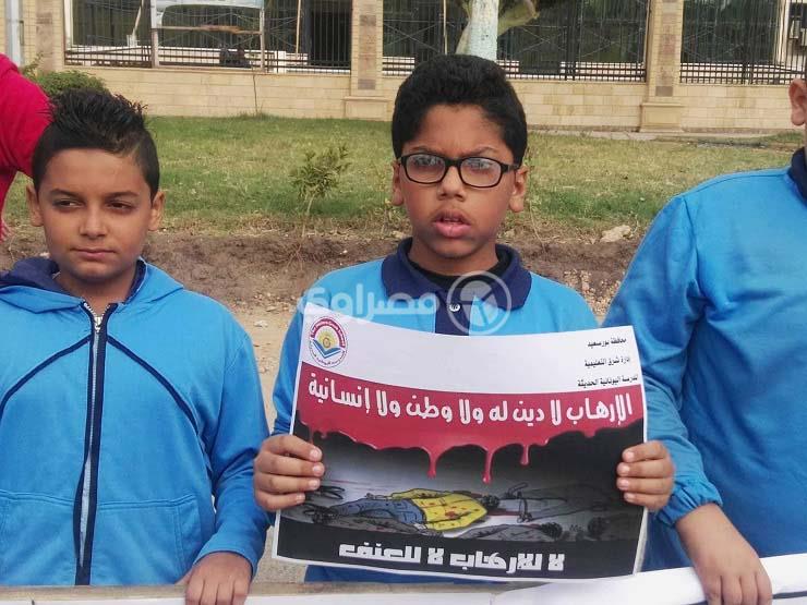 طلاب مطرانية بورسعيد يتضامنون مع ضحايا حادث الروضة (1)                                                                                                                                                  