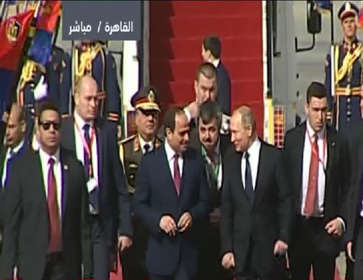 السيسي يستقبل بوتين في مطار القاهرة (1)                                                                                                                                                                 