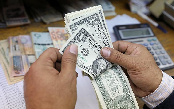 سعر الدولار اليوم مقابل الجنيه في 10 بنوك مع بداية التعاملات سعر الدولار اليوم مقابل الجنيه في 10 بنوك مع بداية التعاملات