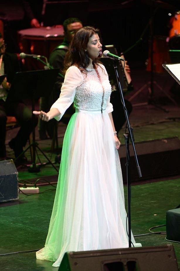 ياسمين علي تغني زهرة المدائن (1)                                                                                                                                                                        