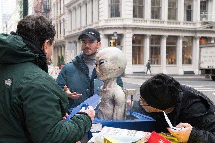 The X-Files يطلق الفضائيين في شوارع نيويورك (1)                                                                                                                                                         