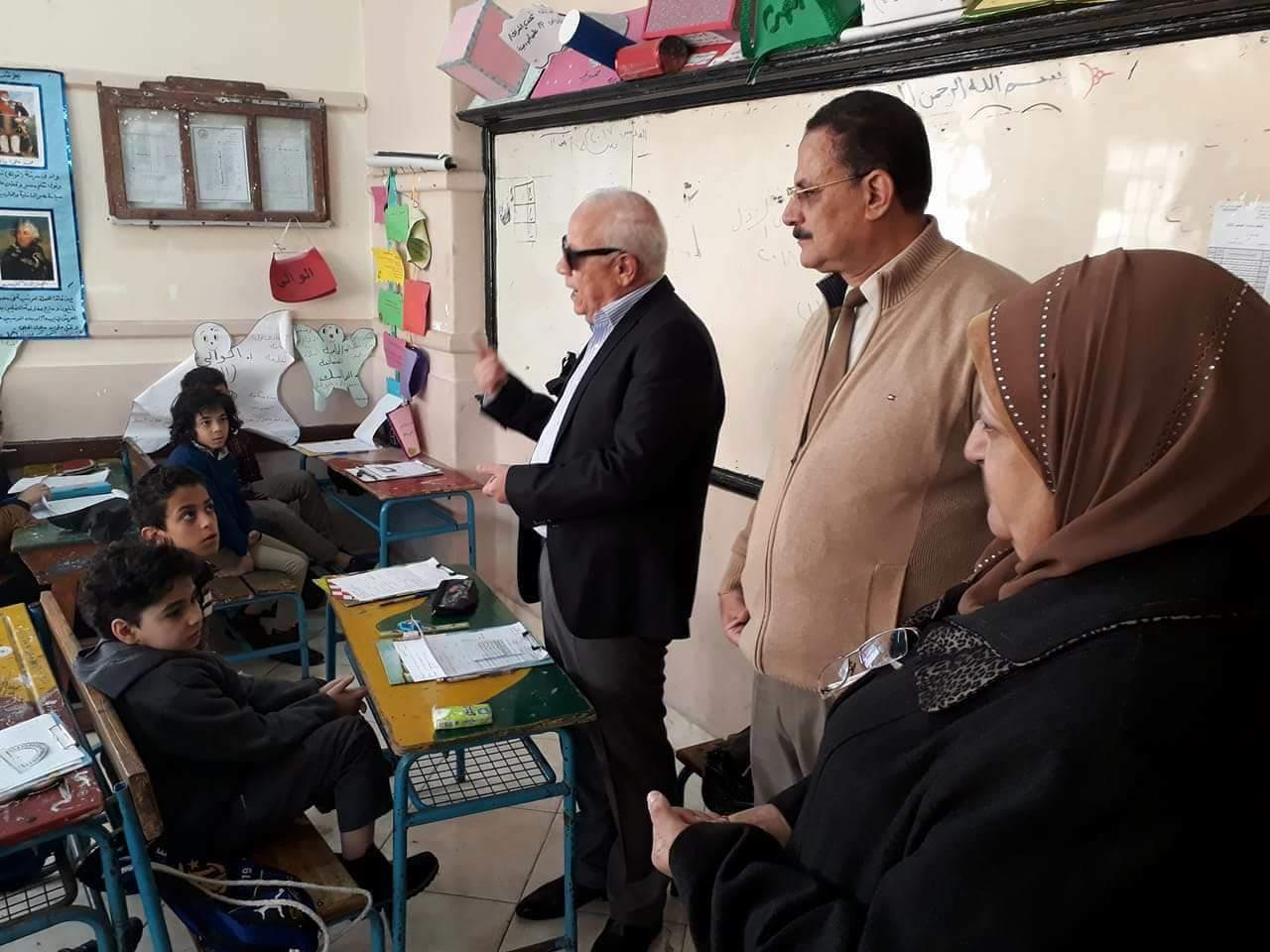 محافظ بورسعيد يتفقد سير امتحانات الفصل الدراسي الأول (1)                                                                                                                                                