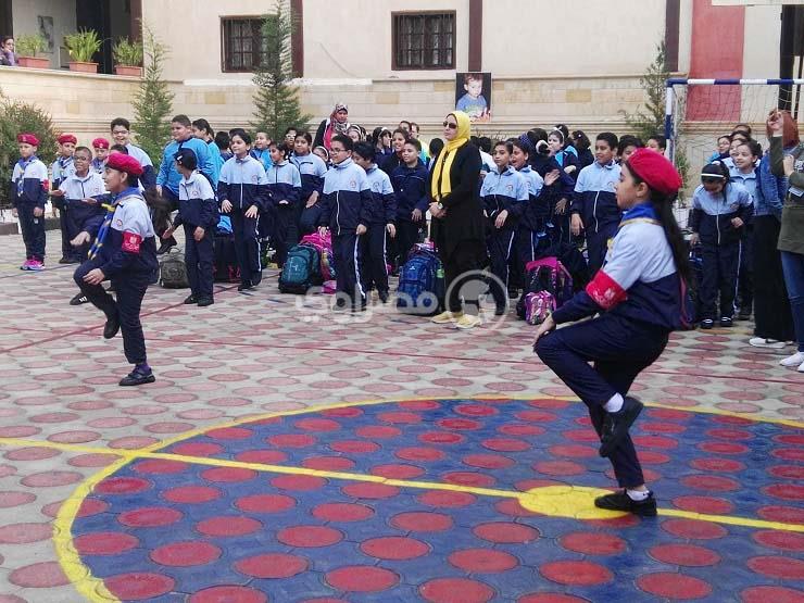 زومبا في طابور الصباح بالمدرسة اليونانية                                                                                                                                                                