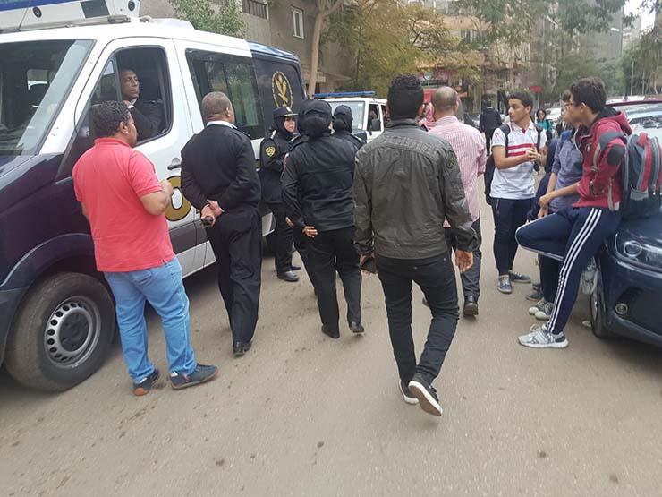 الشرطة النسائية تتصدى للتحرش أمام مدارس الطالبية والهرم (1)                                                                                                                                             