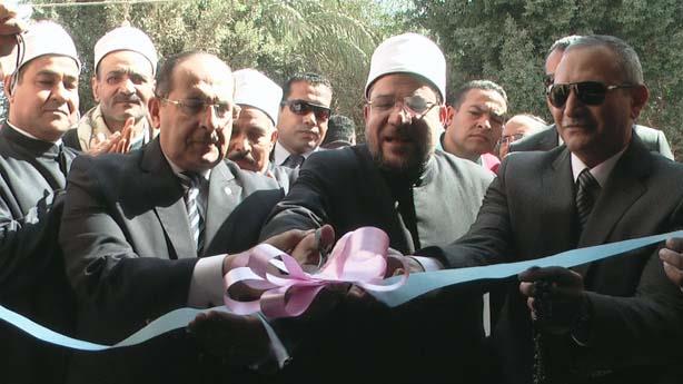 وزير الاوقاف والسيد المحافظ يفتتحون 3 مساجد بسوهاج (1)                                                                                                                                                  