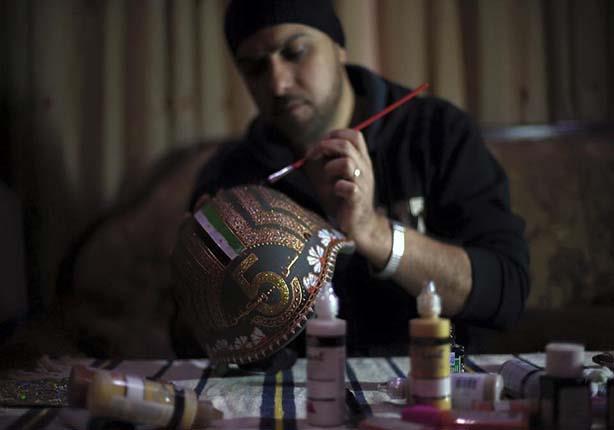 فنان سوري يحوّل القذائف لقطع فنية                                                                                                                                                                       