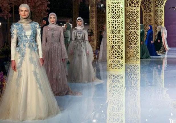 ابنة رئيس الشيشان تنظم عرضًا للأزياء الإسلامية في موسكو (1)                                                                                                                                             