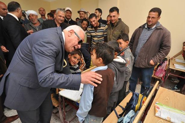محافظ بورسعيد ووكيل مجلس النواب في زيارة لمنزل ريفي بـبحر البقر                                                                                                                                         