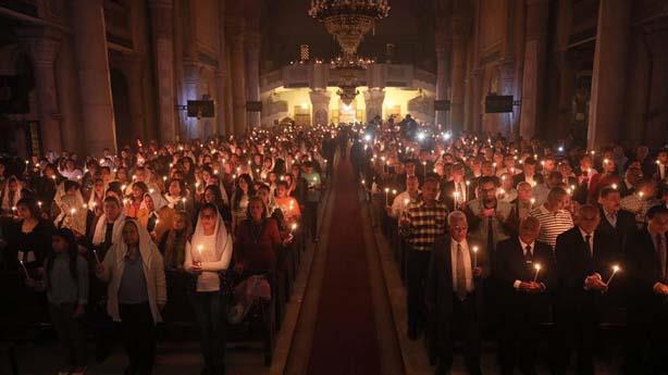 بصور الشهداء مرقسية الإسكندرية تبدأ قداس عيد القيامة (1)                                                                                                                                                