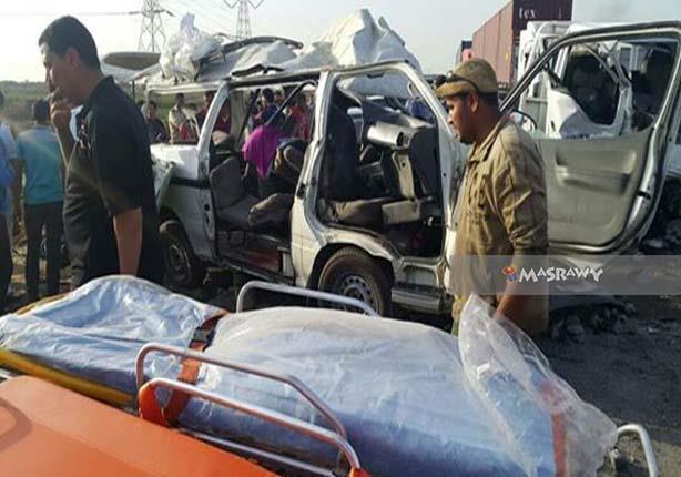 مصرع 7 وإصابة 6 آخرين في تصادم سيارتين على طريق بورسعيد - الإسماعيلية (1)                                                                                                                               