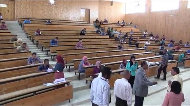 امتحانات نهاية العام في جامعة أسوان (1)                                                                                                                                                                 