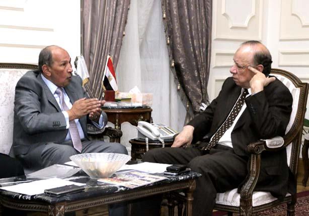 محافظ القاهرة يطالب الجمعيات الأهلية بالمساهمة في توفير شنط رمضان (1)                                                                                                                                   