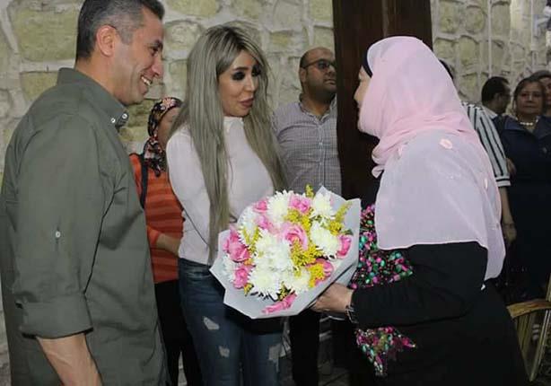 الظهور الأول لإيمان أبو طالب مع زوجها المتحدث العسكري السابق (1)                                                                                                                                        